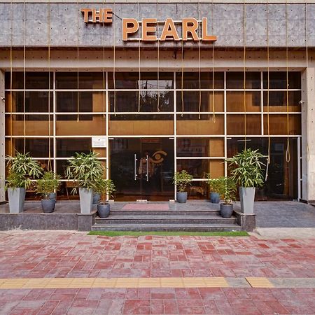 Hotel The Pearl, City Center - Traveler'S Choice Award Winner For 2025 ニューデリー エクステリア 写真