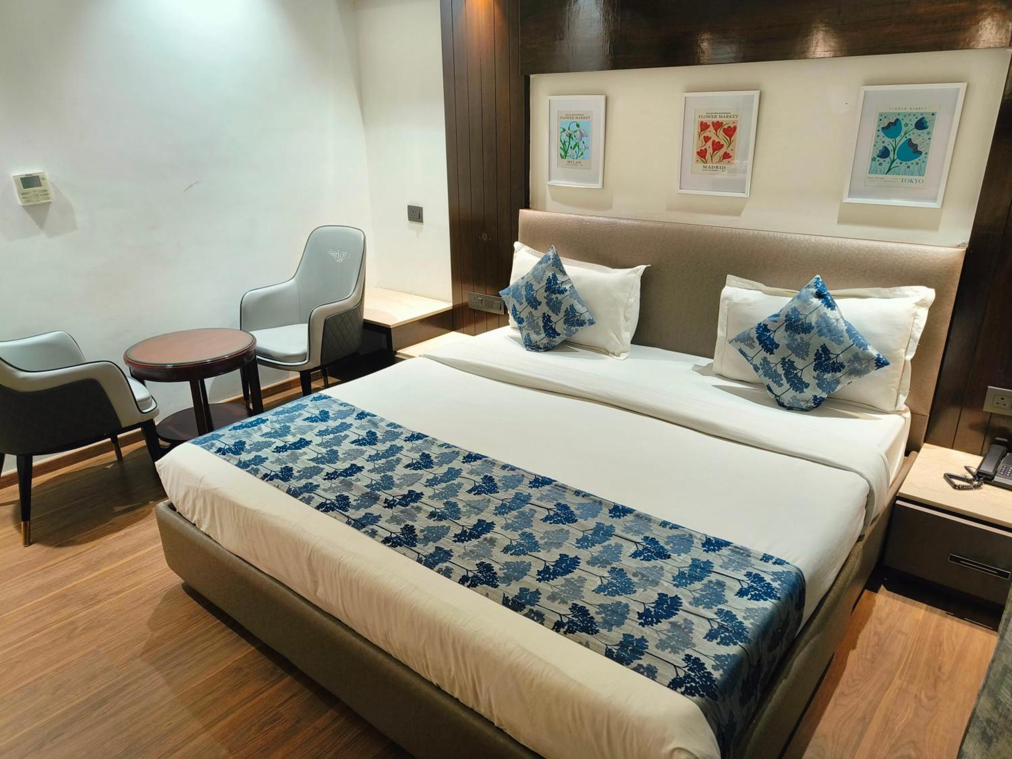 Hotel The Pearl, City Center - Traveler'S Choice Award Winner For 2025 ニューデリー エクステリア 写真