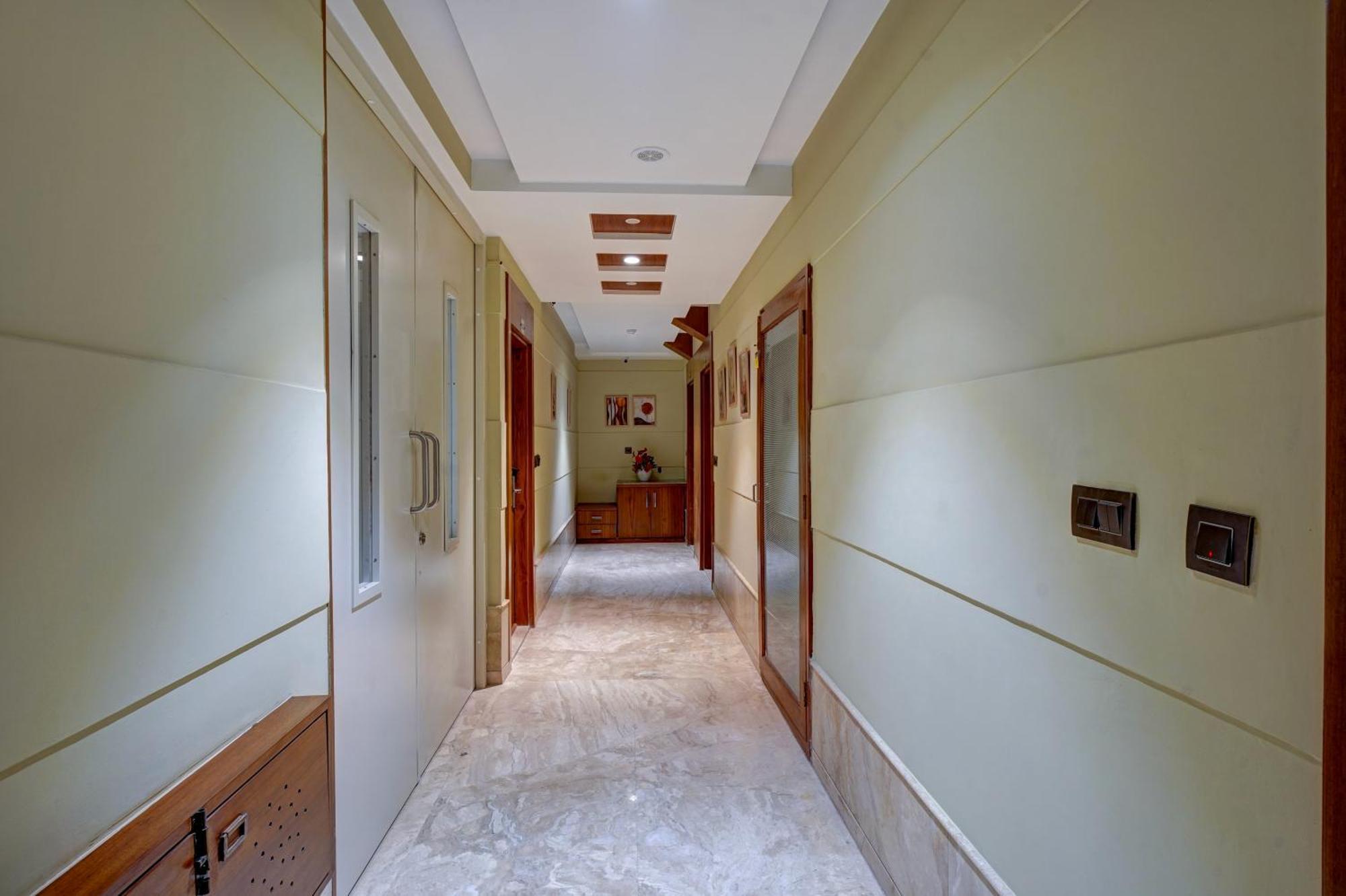 Hotel The Pearl, City Center - Traveler'S Choice Award Winner For 2025 ニューデリー エクステリア 写真