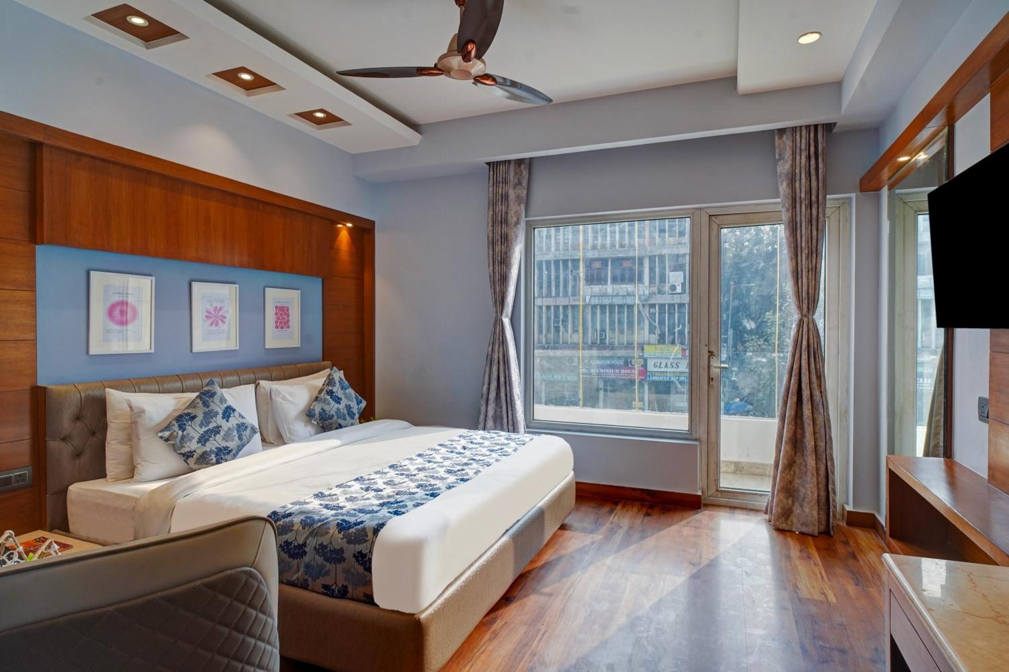 Hotel The Pearl, City Center - Traveler'S Choice Award Winner For 2025 ニューデリー エクステリア 写真